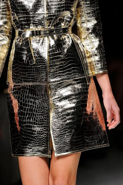 Look 28